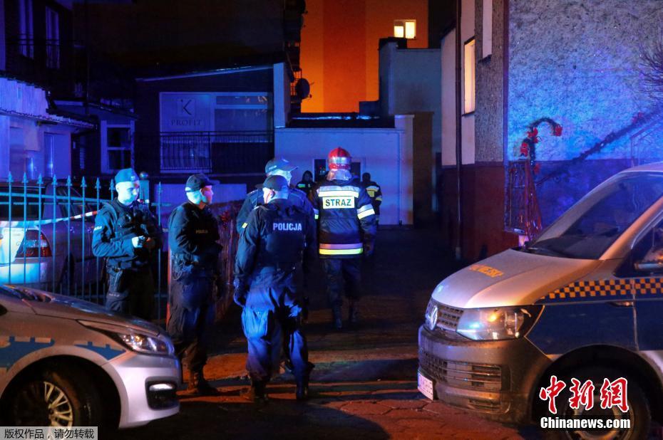 意甲爆笑前瞻：那不勒斯VS帕尔马——一场蓝衣军团与黄衣敢死队的相爱相杀(图1)