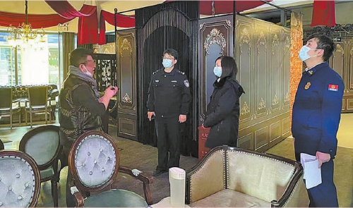 鹤城区：密室逃脱电棍碰触消费者？不退款(图1)