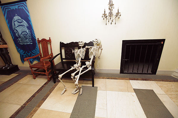 “趣享运动·奋进前行”菏泽市职工趣味运动会激情开幕(图1)